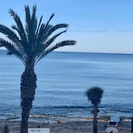 Félix De La Fuente Apartamento *