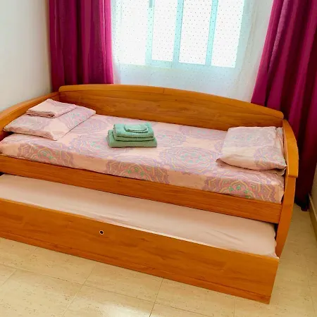 Daire Felix De La Fuente *