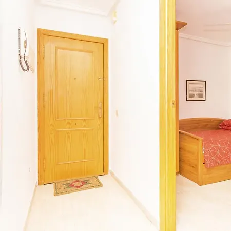 Felix De La Fuente *